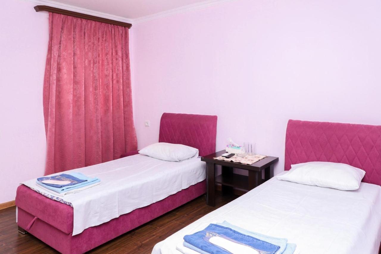 Hotel Naberejni à Meghri Extérieur photo